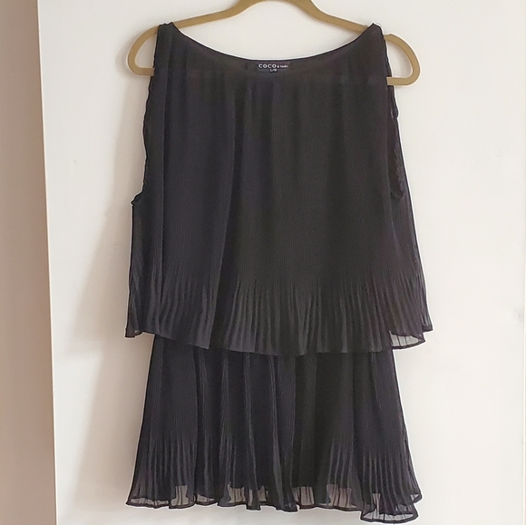 COCKTAIL PARTY READY PLEATED FLARED TUNIC ( L ) - Picture 3 of 5